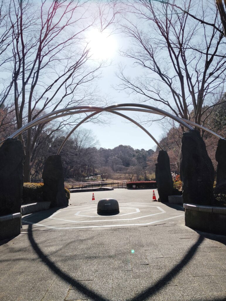 冬の四季の森公園(横浜市）の北入口